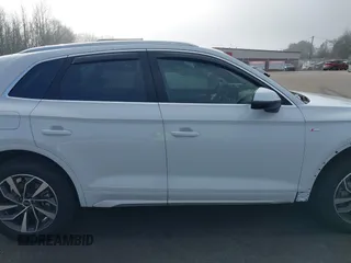 2024 Audi Q5 S line Premium z VIN WA1GAAFY0R2070950, wystawiony jako IAAI lot #41118186 z przebiegiem 3248 mil mil oraz . Historia ofert i sprzedaży dostępna na DreamBid. Obrazek 13.