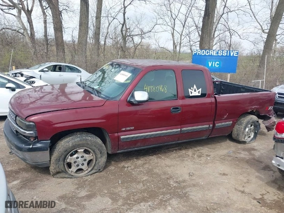 2002 Chevrolet Silverado 1500 LS with VIN 1GCEK19T32E191759, listed as a IAAI auction lot 41880468 with 247,877 mi miles. Bid and sale history available at carsss.com. Image 15.