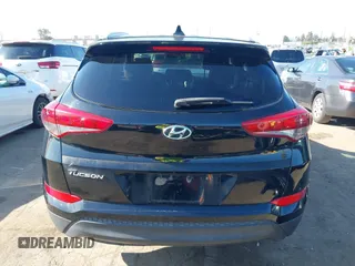 2018 Hyundai Tucson SEL z VIN KM8J33A43JU790981, wystawiony jako IAAI lot #42222023 z przebiegiem 63 924 mil mil oraz . Historia ofert i sprzedaży dostępna na DreamBid. Obrazek 16.