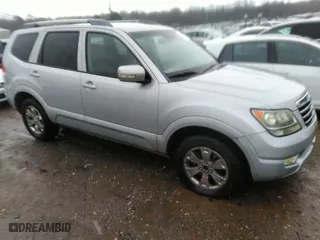 2009 Kia Borrego LX with VIN KNDJJ741195032713, listed as a IAAI auction lot 41760674 with 271,716 mi miles. Bid and sale history available at carsss.com. Image 1.