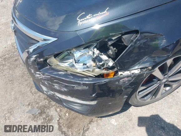 2014 Nissan Altima SV with VIN 1N4AL3AP3EC174276, listed as a IAAI auction lot 42070847 with 128,355 mi miles and . Bid and sale history available at carsss.com. Image 6.