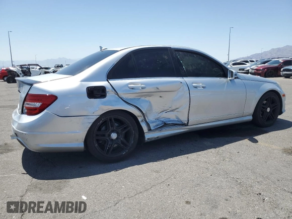 2013 Mercedes-Benz C 250 Sport с VIN WDDGF4HB9DA817435, выставлен на аукционе Copart как лот 57405835 с пробегом 137 056 миль миль и Списание • Salvage title. История ставок и продаж доступна на DreamBid. Изображение 3.