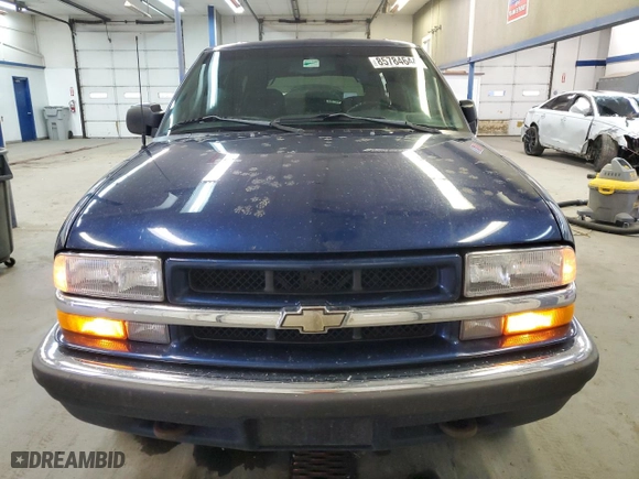 2000 Chevrolet Blazer LT with VIN 1GNDT13W6Y2372092, listed as a Copart auction lot 85784644 with 128,379 mi miles and Salvage Title. Bid and sale history available at carsss.com. Image 5.