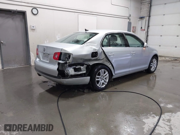 2007 Volkswagen Jetta 2.5 с VIN 3VWDF71K47M018384, выставлен на аукционе IAAI как лот 41400272 с пробегом 103 582 миль миль и . История ставок и продаж доступна на DreamBid. Изображение 4.