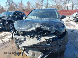 2022 Jeep Compass Latitude Lux with VIN 3C4NJDFBXNT236197, listed as a IAAI auction lot 41663973 with 25,530 mi miles and . Bid and sale history available at DreamBid. Image 12.