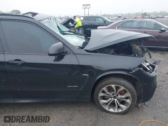 2015 BMW X5 xDrive50i z VIN 5UXKR6C56F0J78575, wystawiony jako IAAI lot #41933018 z przebiegiem Nie podano mil oraz . Historia ofert i sprzedaży dostępna na DreamBid. Obrazek 22.