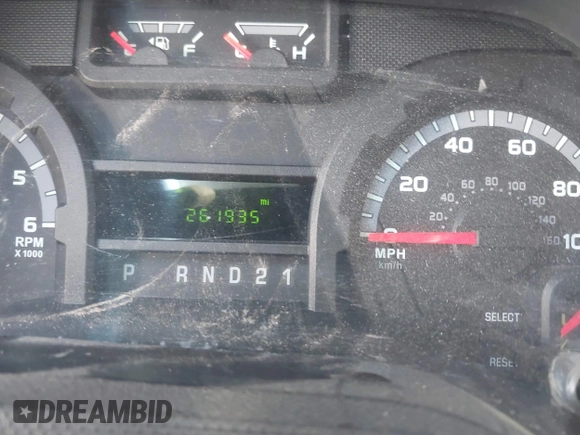 2013 Ford Econoline Cargo Commercial z VIN 1FTNE2EL0DDA69257, wystawiony jako IAAI lot #41703772 z przebiegiem 261 935 mil mil oraz . Historia ofert i sprzedaży dostępna na DreamBid. Obrazek 7.