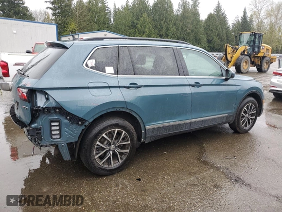 2020 Volkswagen Tiguan SE with VIN 3VV2B7AX4LM005342, listed as a Copart auction lot 52052615 with 35,787 mi miles and Salvage Title. Bid and sale history available at DreamBid. Image 3.