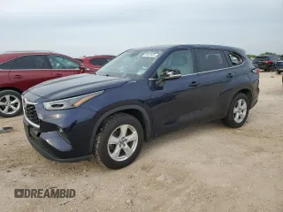 2023 Toyota Highlander L z VIN 5TDKDRAH8PS015259, wystawiony jako Copart lot #50628605 z przebiegiem 34 996 mil mil oraz Czysty tytuł • Clean title. Historia ofert i sprzedaży dostępna na DreamBid. Obrazek 1.