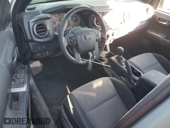 2023 Toyota Tacoma SR z VIN 3TMCZ5AN8PM619866, wystawiony jako Copart lot #48289915 z przebiegiem 17 547 mil mil oraz Szkoda całkowita • Salvage title. Historia ofert i sprzedaży dostępna na DreamBid. Obrazek 8.