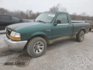 2000 Ford Ranger XL with VIN 1FTYR10C7YPB07686, listed as a Copart auction lot 44634425 with 190,204 mi miles and Salvage Title. Bid and sale history available at carsss.com. Image 1.