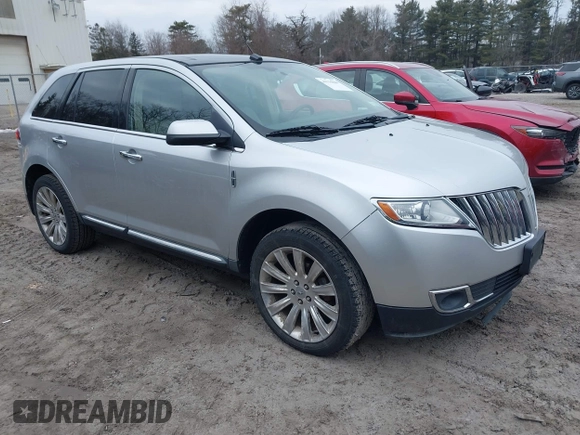 2011 Lincoln MKX with VIN 2LMDJ8JK3BBJ25346, listed as a IAAI auction lot 41716040 with 172,790 mi miles. Bid and sale history available at carsss.com. Image 1.