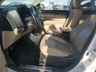 2015 Mitsubishi Outlander GT z VIN JA4JZ4AX4FZ001454, wystawiony jako Copart lot #54562675 z przebiegiem 166 983 mil mil oraz Czysty tytuł • Clean title. Historia ofert i sprzedaży dostępna na DreamBid. Obrazek 8.