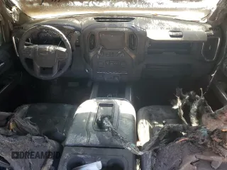 2020 GMC Sierra 2500HD SLT z VIN 1GT49NEY3LF132884, wystawiony jako Copart lot #45760305 z przebiegiem Nie podano mil oraz Szkoda całkowita • Salvage title. Historia ofert i sprzedaży dostępna na DreamBid. Obrazek 8.
