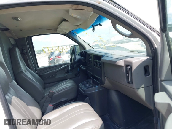 2005 Chevrolet Express Cargo with VIN 1GCFG15X151253802, listed as a IAAI auction lot 42618397 with 212,370 mi miles and . Bid and sale history available at DreamBid. Image 5.