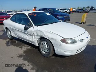 2000 Ford Escort ZX2 z VIN 3FAKP1134YR161407, wystawiony jako IAAI lot #42199401 z przebiegiem 150 611 mil mil oraz . Historia ofert i sprzedaży dostępna na DreamBid. Obrazek 1.