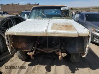 1974 Chevrolet Suburban z VIN CCY164F189473, wystawiony jako Copart lot #49678415 z przebiegiem Nie podano mil oraz Czysty tytuł • Clean title. Historia ofert i sprzedaży dostępna na DreamBid. Obrazek 5.