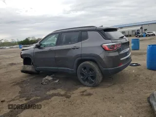 2019 Jeep Compass Latitude z VIN 3C4NJDBB7KT787317, wystawiony jako Copart lot #87840945 z przebiegiem 33 583 mil mil oraz Szkoda całkowita • Salvage title. Historia ofert i sprzedaży dostępna na DreamBid. Obrazek 2.