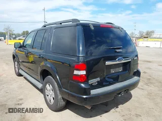 2008 Ford Explorer XLT with VIN 1FMEU73E78UA98826, listed as a IAAI auction lot 42018745 with 154,823 mi miles. Bid and sale history available at carsss.com. Image 3.