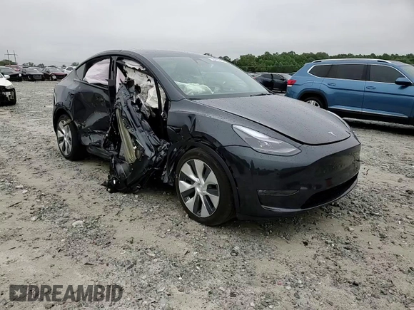 2024 Tesla Model Y Long Range with VIN 7SAYGAEE7RF005786, listed as a Copart auction lot 58415195 with 8,700 mi miles and Salvage title. Bid and sale history available at DreamBid. Image 13.