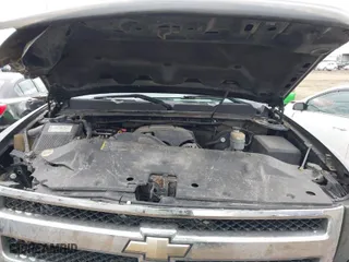 2008 Chevrolet Silverado 1500 LT w/1LT with VIN 2GCEK19JX81229982, listed as a IAAI auction lot 41729094 with 128,175 mi miles. Bid and sale history available at carsss.com. Image 10.