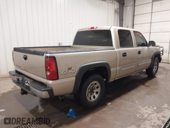 2006 Chevrolet Silverado 1500 LT1 with VIN 2GCEK13Z561329466, listed as a IAAI auction lot 41191062 with 208,661 mi miles. Bid and sale history available at carsss.com. Image 4.