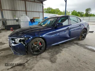 2018 Alfa Romeo Giulia Ti Sport z VIN ZARFAECN2J7578563, wystawiony jako Copart lot #58451035 z przebiegiem Nie podano mil oraz Szkoda całkowita • Salvage title. Historia ofert i sprzedaży dostępna na DreamBid. Obrazek 1.