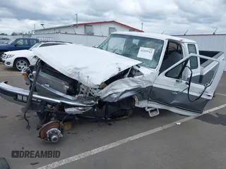 1996 Ford F-250 z VIN 1FTHX26F8TEB61614, wystawiony jako IAAI lot #42255763 z przebiegiem Nie podano mil oraz . Historia ofert i sprzedaży dostępna na DreamBid. Obrazek 6.