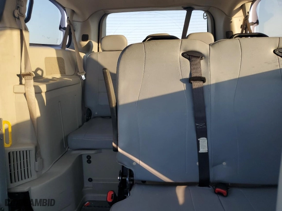 2017 Dodge Grand Caravan SE Plus with VIN 2C4RDGBG9HR762212, listed as a Copart auction lot 75354614 with 325,740 mi miles and Clean Title. Bid and sale history available at carsss.com. Image 10.