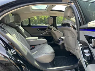 2021 Mercedes-Benz S 580 z VIN W1K6G7GB3MA049043, wystawiony jako Copart lot #58928455 z przebiegiem 112 852 mil mil oraz Tytuł czysty. Historia ofert i sprzedaży dostępna na DreamBid. Obrazek 5.