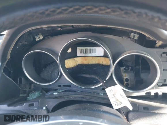 2013 Mercedes-Benz C-Class C 300 Sport with VIN WDDGF8AB3DR271993, listed as a IAAI auction lot 40632961 with 1 mi miles. Bid and sale history available at carsss.com. Image 7.