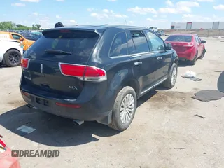 2013 Lincoln MKX z VIN 2LMDJ6JK6DBL10319, wystawiony jako IAAI lot #42213127 z przebiegiem 205 019 mil mil oraz . Historia ofert i sprzedaży dostępna na DreamBid. Obrazek 4.