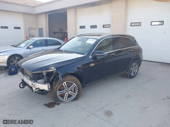 2021 Mercedes-Benz GLC with VIN W1N0G8EB0MF910294, listed as a IAAI auction lot 41577401 with 63,037 mi miles. Bid and sale history available at carsss.com. Image 18.