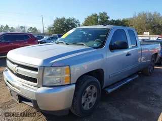 2011 Chevrolet Silverado 1500 LT with VIN 1GCRCSE05BZ159579, listed as a IAAI auction lot 41618657 with 215,578 mi miles. Bid and sale history available at carsss.com. Image 2.