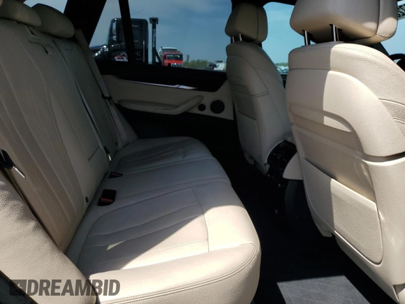 2016 BMW X5 xDrive50i z VIN 5UXKR6C50G0J81828, wystawiony jako Copart lot #52572315 z przebiegiem 91 737 mil mil oraz Szkoda całkowita • Salvage title. Historia ofert i sprzedaży dostępna na DreamBid. Obrazek 11.