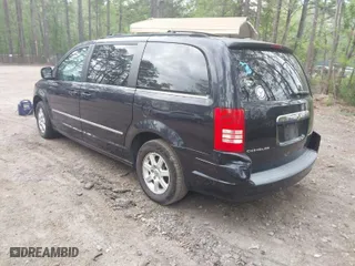 2010 Chrysler Town & Country Touring with VIN 2A4RR5D17AR167941, listed as a IAAI auction lot 42038395 with 114,900 mi miles. Bid and sale history available at carsss.com. Image 3.