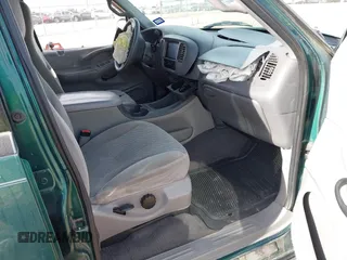 2000 Ford Expedition XLT with VIN 1FMPU16L9YLA38925, listed as a IAAI auction lot 41070582 with Not Provided miles and . Bid and sale history available at DreamBid. Image 5.