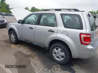 2008 Ford Escape XLS z VIN 1FMCU02Z68KE51829, wystawiony jako IAAI lot #42093869 z przebiegiem 205 151 mil mil oraz . Historia ofert i sprzedaży dostępna na DreamBid. Obrazek 3.