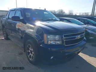 2010 Chevrolet Avalanche LT with VIN 3GNVKFE04AG254049, listed as a IAAI auction lot 41854624 with 130,806 mi miles. Bid and sale history available at carsss.com. Image 1.