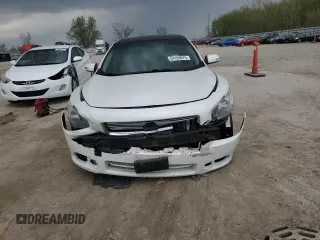 2014 Nissan Maxima SV z VIN 1N4AA5AP0EC439334, wystawiony jako Copart lot #54109875 z przebiegiem 131 592 mil mil oraz Szkoda całkowita • Salvage title. Historia ofert i sprzedaży dostępna na DreamBid. Obrazek 5.