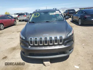 2017 Jeep Cherokee Latitude with VIN 1C4PJLCS0HW586444, listed as a Copart auction lot 52772195 with 194,101 mi miles and Clean title. Bid and sale history available at DreamBid. Image 5.
