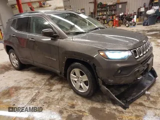 2022 Jeep Compass Altitude with VIN 3C4NJDBB3NT126047, listed as a IAAI auction lot 41570980 with 39,896 mi miles and . Bid and sale history available at carsss.com. Image 1.