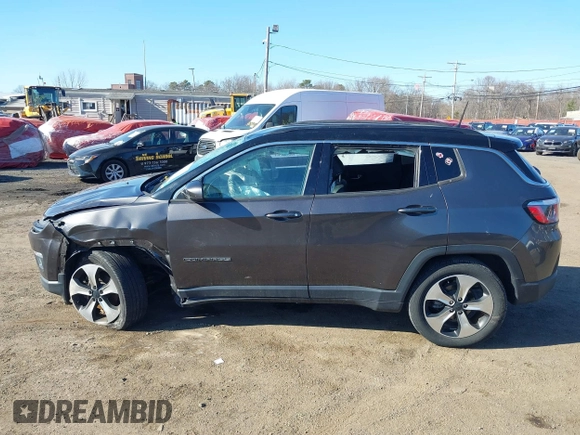 2018 Jeep Compass Altitude with VIN 3C4NJDBBXJT326322, listed as a IAAI auction lot 41757452 with 66,026 mi miles and . Bid and sale history available at carsss.com. Image 14.