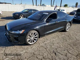 2021 Volvo S60 Momentum with VIN 7JR102TZ1MG112007, listed as a Copart auction lot 38023454 with 34,390 mi miles. Bid and sale history available at carsss.com. Image 1.