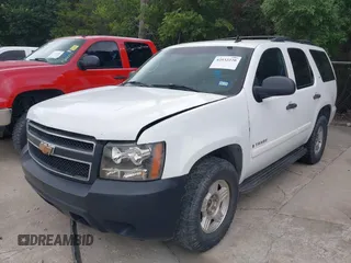 2008 Chevrolet Tahoe LS z VIN 1GNFC13C98R160874, wystawiony jako IAAI lot #42532220 z przebiegiem 238 107 mil mil oraz . Historia ofert i sprzedaży dostępna na DreamBid. Obrazek 2.