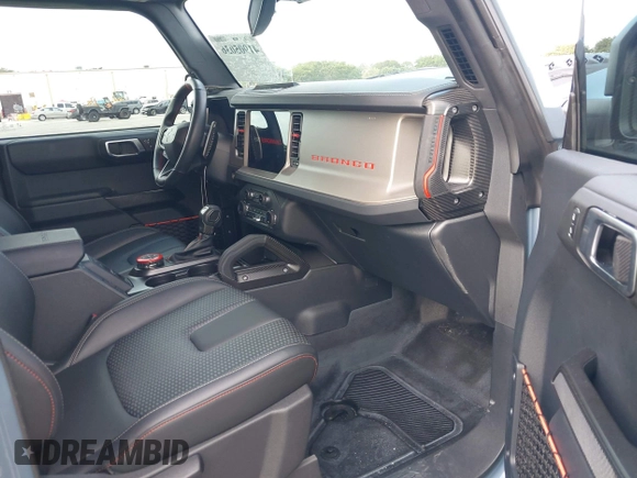 2023 Ford Bronco Raptor с VIN 1FMEE5JR6PLB05714, выставлен на аукционе IAAI как лот 41905036 с пробегом 6 115 миль миль и . История ставок и продаж доступна на DreamBid. Изображение 5.