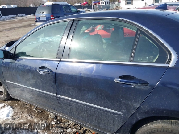 2005 Acura RL with VIN JH4KB16525C021514, listed as a IAAI auction lot 41231221 with Not provided miles and . Bid and sale history available at DreamBid. Image 14.