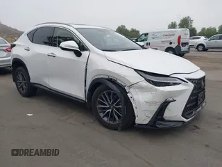 2024 Lexus NX 250 Premium z VIN JTJGDCAZ2R5022080, wystawiony jako IAAI lot #42020862 z przebiegiem 9922 mil mil oraz . Historia ofert i sprzedaży dostępna na DreamBid. Obrazek 1.