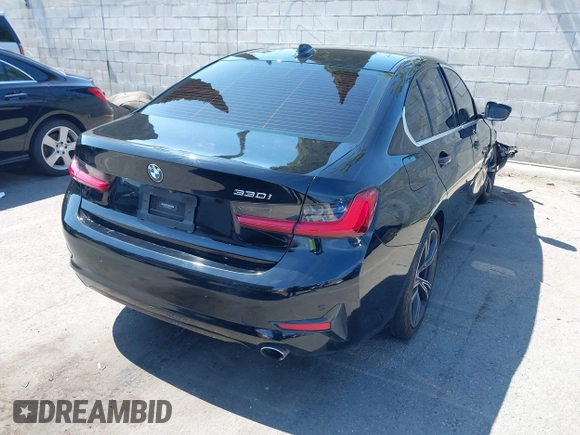 2021 BMW 3 Series 330i z VIN 3MW5R1J02M8B67582, wystawiony jako IAAI lot #41880589 z przebiegiem 31 915 mil mil oraz . Historia ofert i sprzedaży dostępna na DreamBid. Obrazek 4.