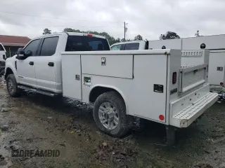 2019 Ford F-350 with VIN 1FD8W3BT8KEF59372, listed as a Copart auction lot 57202484 with 216,006 mi miles and Salvage title. Bid and sale history available at DreamBid. Image 2.
